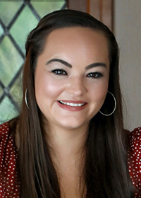 Headshot of Maggie Bennett-Brown