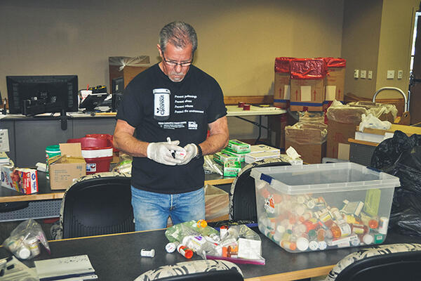 daily-dose/images/ama-medication-cleanout_644x428-04.jpg