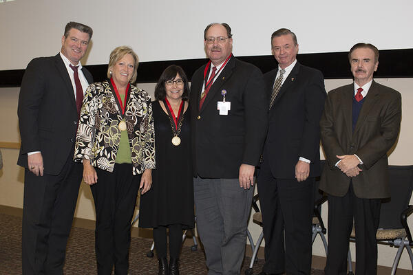 daily-dose/images/slfaculty_awards2015_0226.jpg