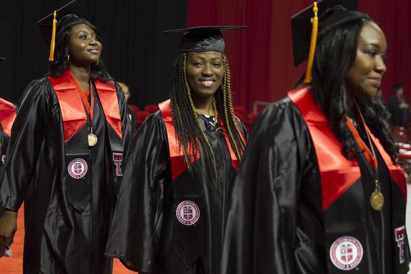 daily-dose/images/son_commencement1105.jpg