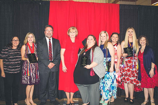 daily-dose/images/sop-grad-awards_LG03.jpg
