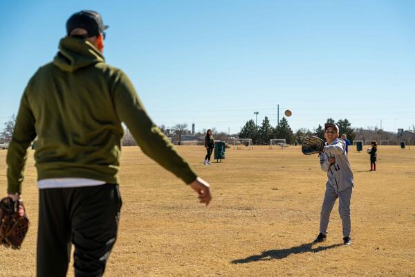 news-release/images/new-year-physical-activity-as-a-family__09f72846-7a25-4a34-9f2a-288340b792df.jpg