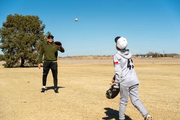 news-release/images/new-year-physical-activity-as-a-family__992eb93c-d1a0-4f4c-826d-948e87c53b9f.jpg