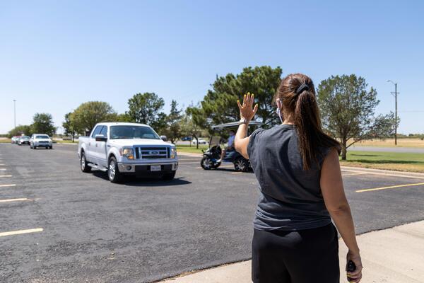 news-release/images/som-scrub-party-parade__7fffb737-a7b4-4c28-aa83-cdb4fa7166ff.jpg