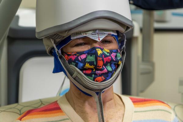news-release/images/transcranial_magnetic_stimulation__72f75413-4724-4228-b894-94ebd2218318.jpg