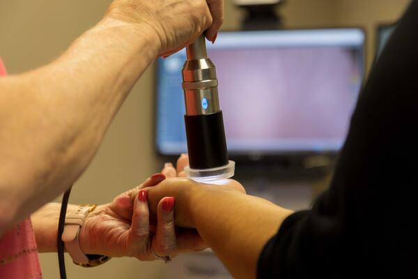 news-release/images/what-is-telemedicine__aa240649-269b-4b63-99cd-f4d6fdbf1435.jpg