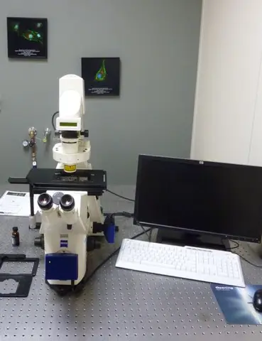 Image of Zeiss Axiovert 200 M microscope