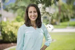 daily-dose/images/Christina-Delgado2-300x200.jpg
