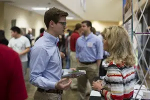 daily-dose/images/job-fair004-300x200.jpg