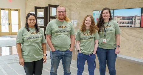 Group shot of students during SRW 2023