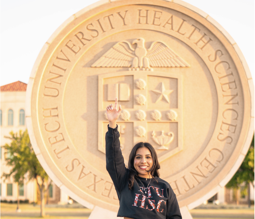 Leslie Del Real headshot